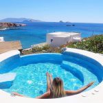 A perfect place. Htel folegandros with outdoor shared jakuzzi sea view.