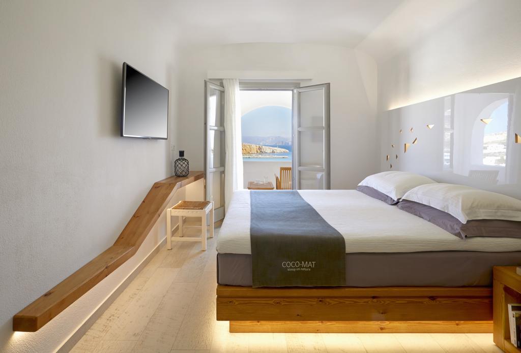Folegandros best hotels cyclades. Booking folegandros. Best hotels greek islands