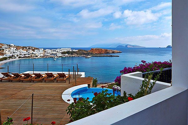 Sea view hotels folegandros. Karavostasi post hotels. Folegandros booking.