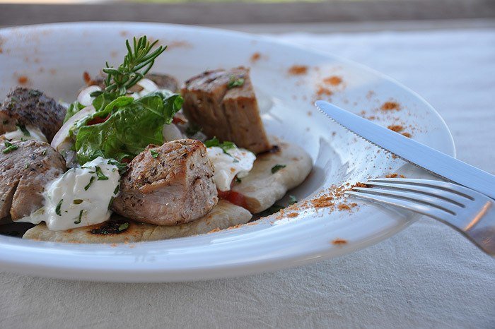Folegandros booking. Greek traditional food folegandros hotels. Book online hotel cycladic islands.