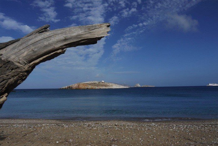 Best beaches folegandros. Booking folegandros. Beach rooms cyclades islands.