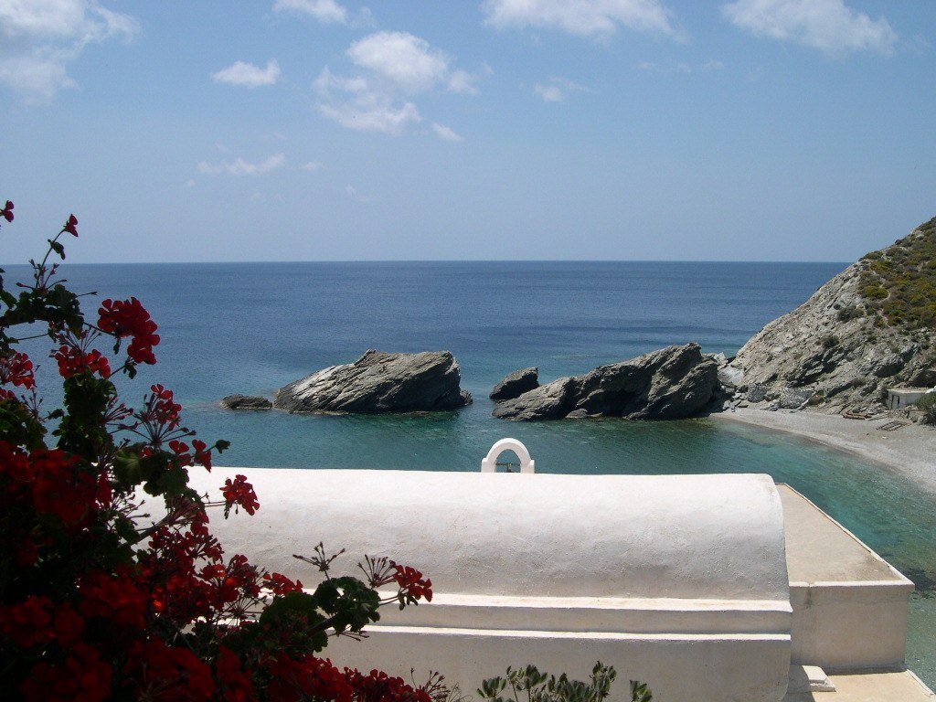 Folegandros agios nikolaos beach. Cyclades islands. Hotels folegandros. Book online hotels.