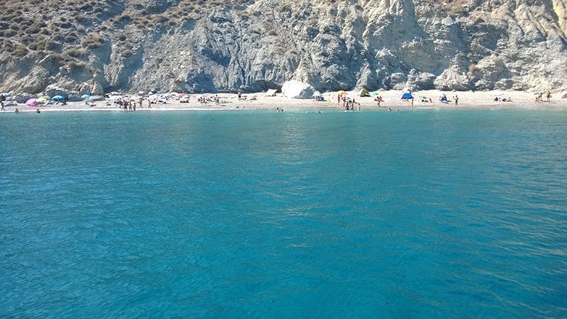 Best beaches cyclades. Hotels folegandros.