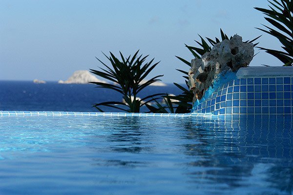 Folegandros sea view hotels. Best hotels in greek islands. Folegandros book online.