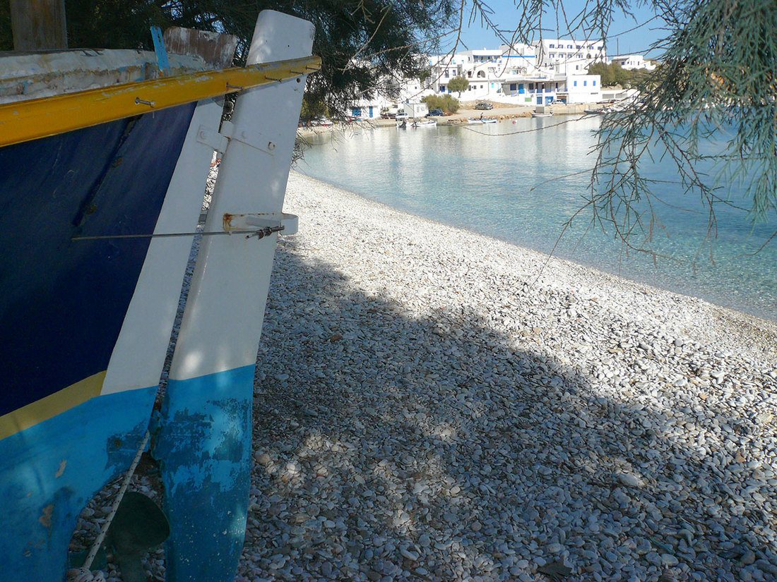 Karavostasi beach folegandros. Best greek hotels cyclades. Greek islands boutique hotels.