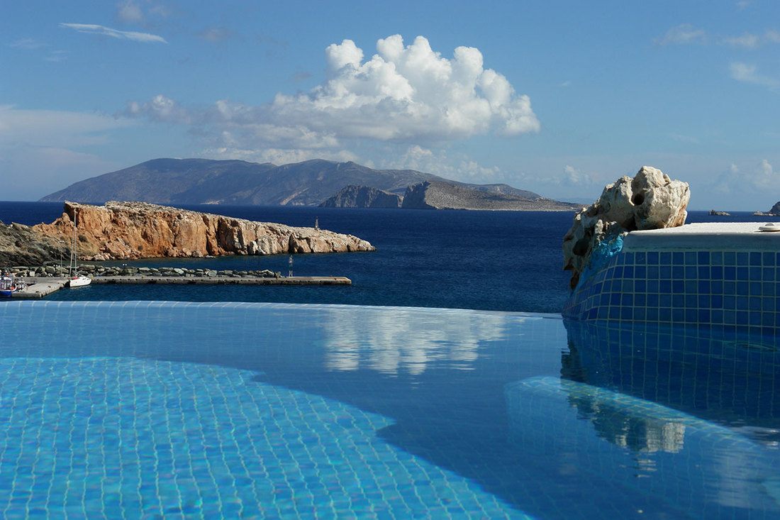 Best hotels folegandros. Holidays greek islands. Booking folegandros.