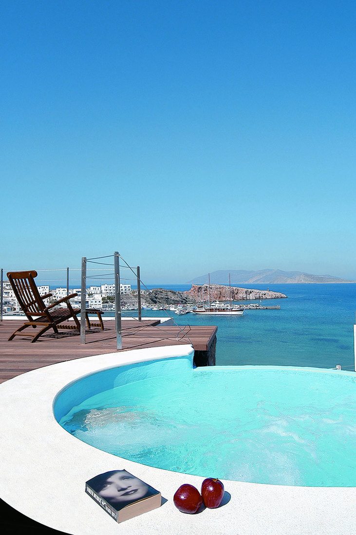 Hotels folegandros. Best greek islands holidays. Sea view hotels with jakuzzi