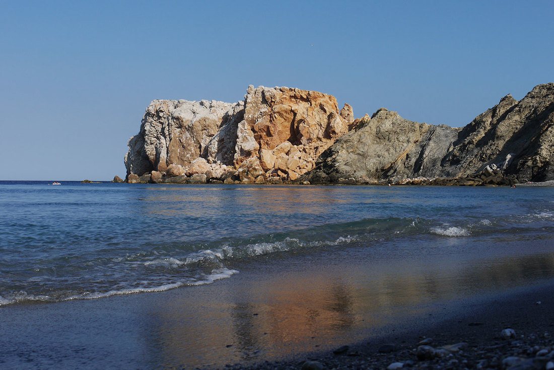 Folegandros beaches. Folegandros booking. Best hotels greek islands