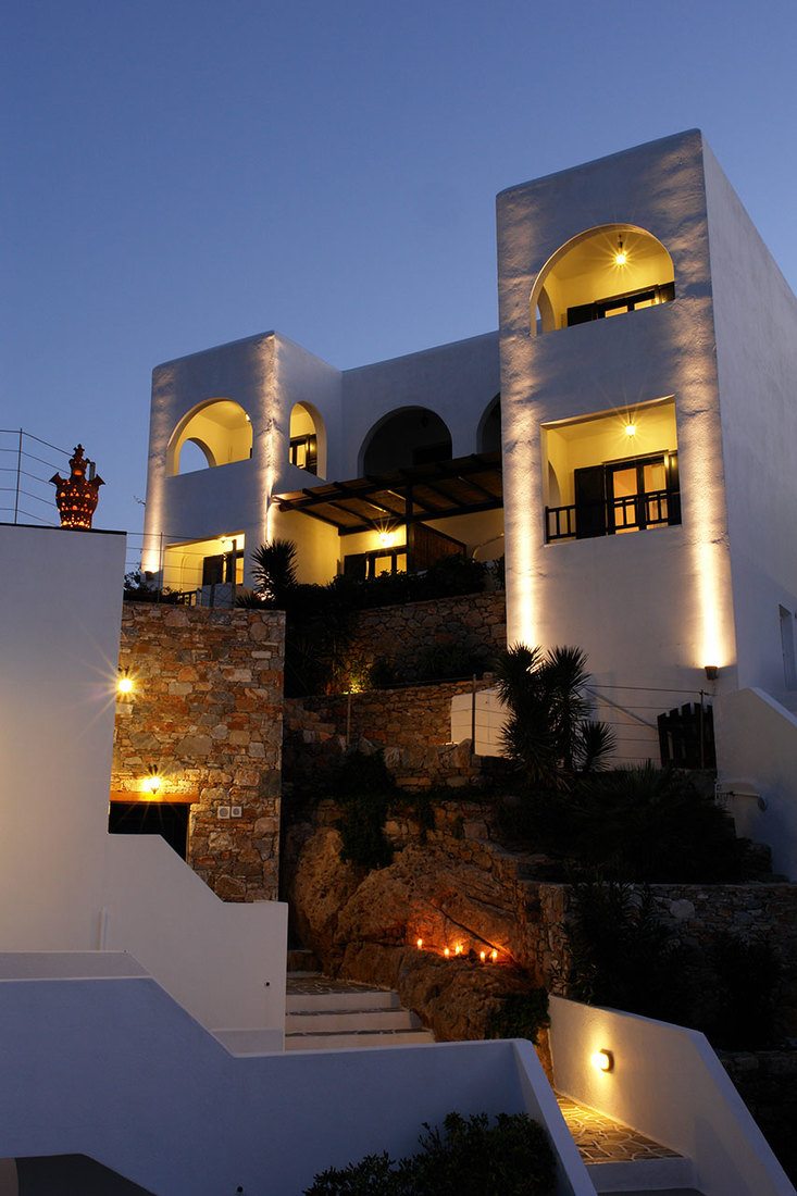 Cycladic islands holidays. Folegandros hotels. Folegandros booking.