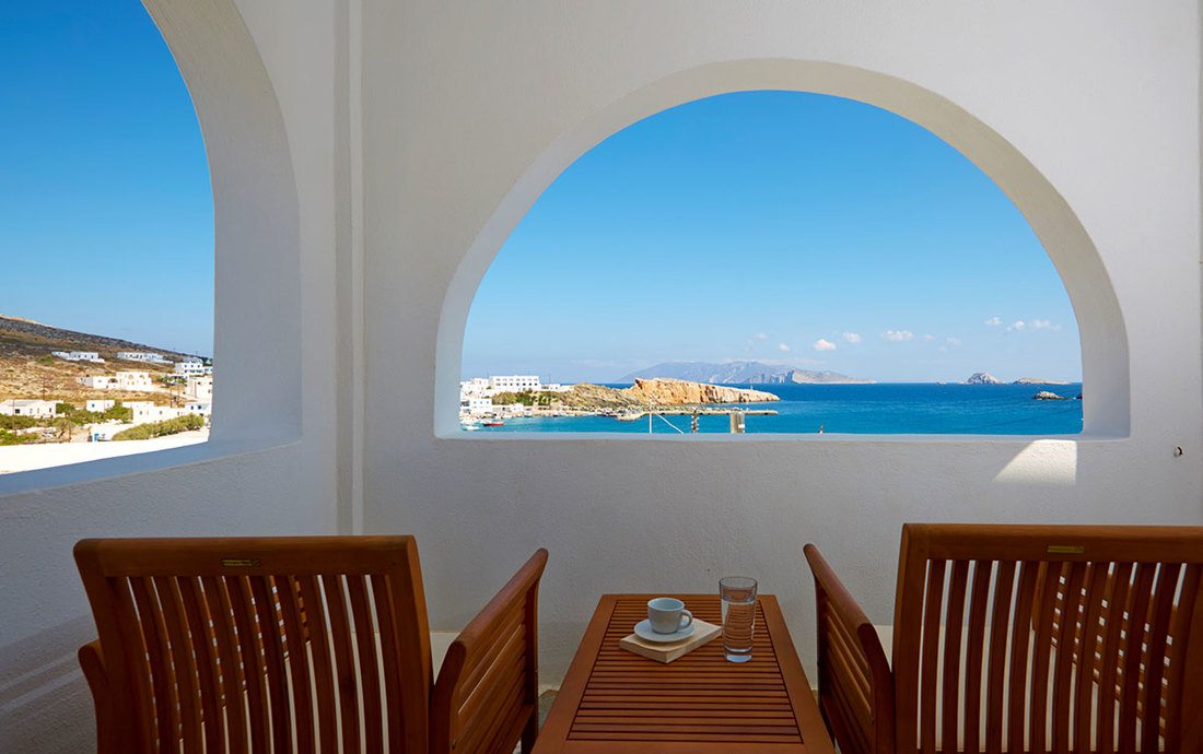 Folegandros rooms beach. Hotels cyclades islands. Book online best greek hotels folegandros.