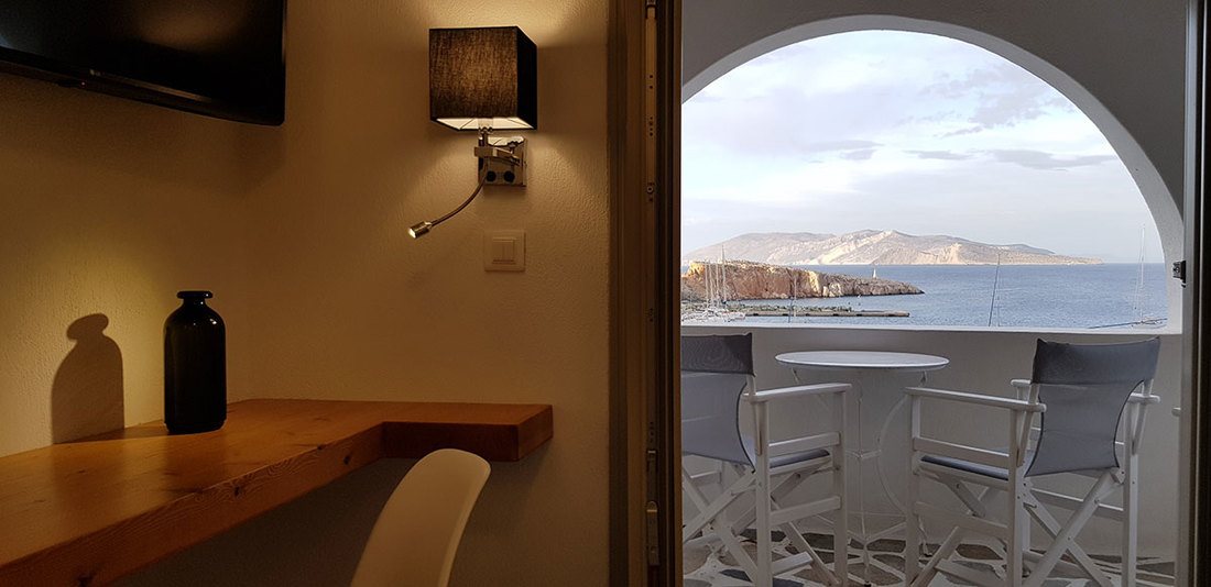 Folegandros accommodation with balcony. Folegnadros booking with COVID certification. Travel safely