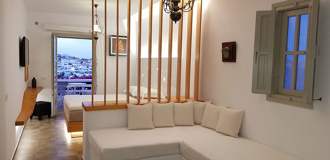Senior Studio with sea view. Accommodation Folegandros. Apartments in superior. Hotels Folegandros Booking