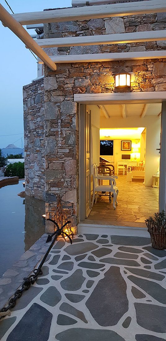 Hotels Folegandros. Appartments and rooms in Folegandros, Karavostassi